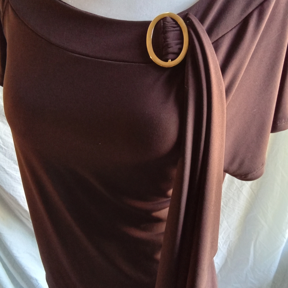 Byer California Brown Scoop‎ Neck Short Sleeve Top with Decorative Drape - Picture 4 of 6